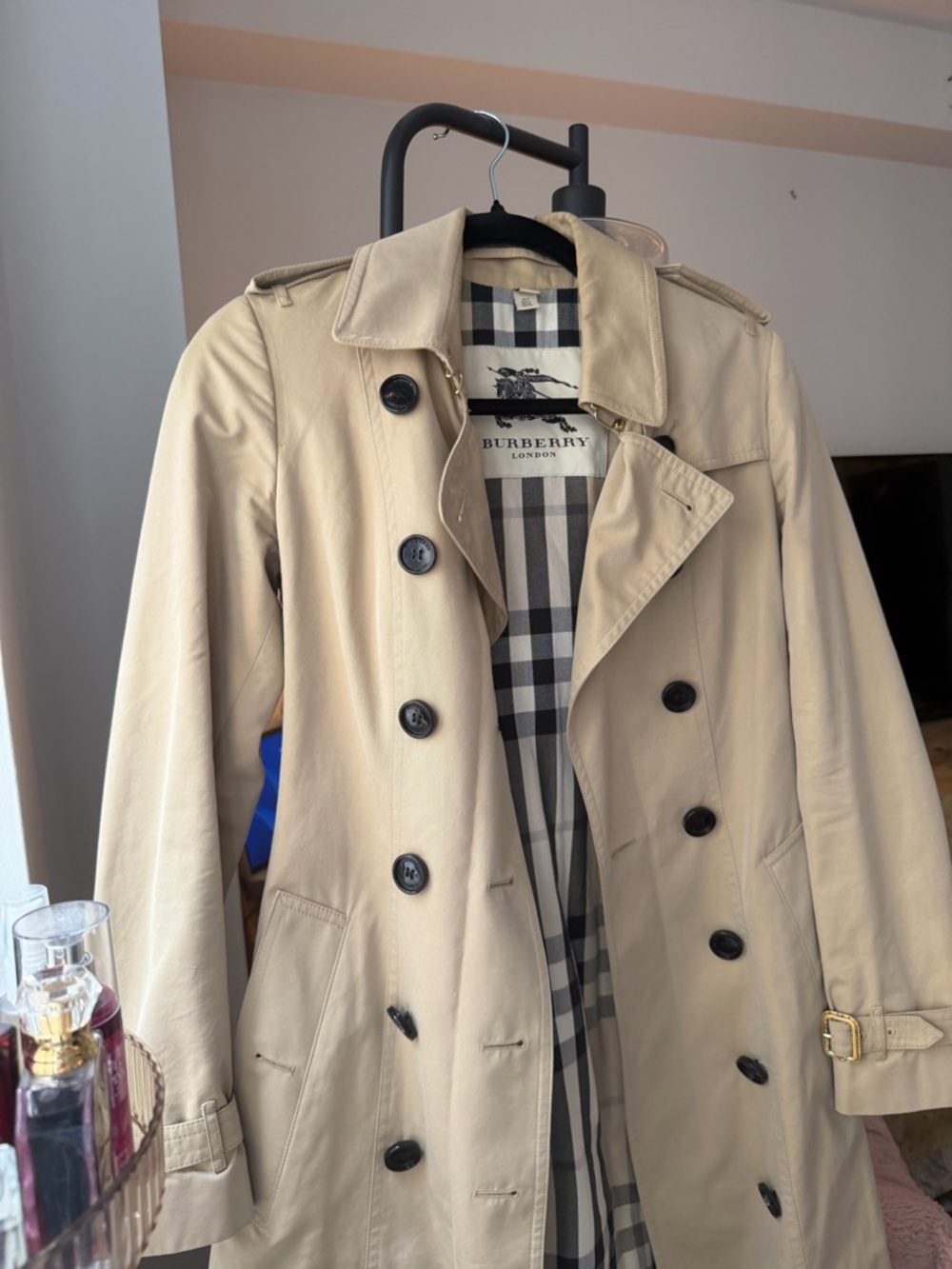 Burberry Beige Trench Coat with Black & White Check Lining - Picture 4 of 4